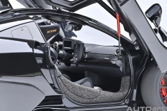 81954 1/18 McLAREN SENNA GTR (ONYX BLACK)