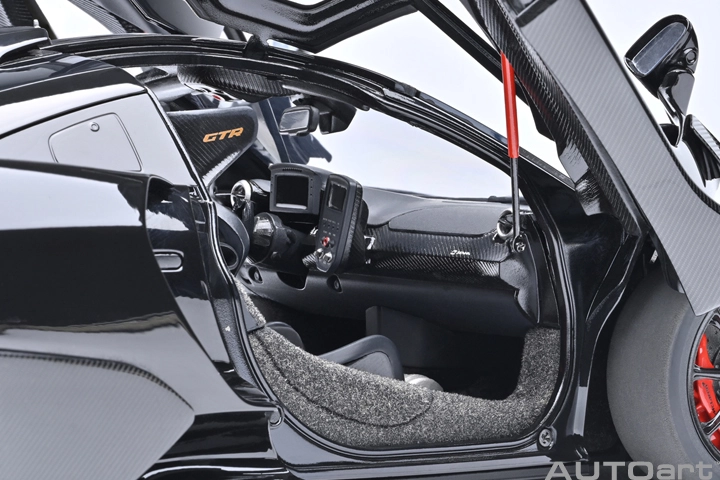 81954 1/18 McLAREN SENNA GTR (ONYX BLACK)