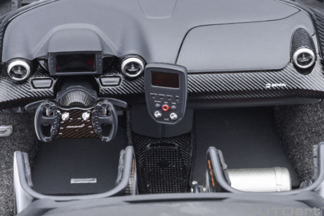 81954 1/18 McLAREN SENNA GTR (ONYX BLACK)