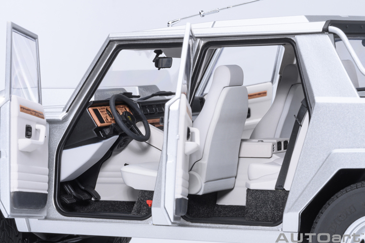 74553 1/18 LAMBORGHINI LM002 (ARGENTO/METALLIC SILVER)