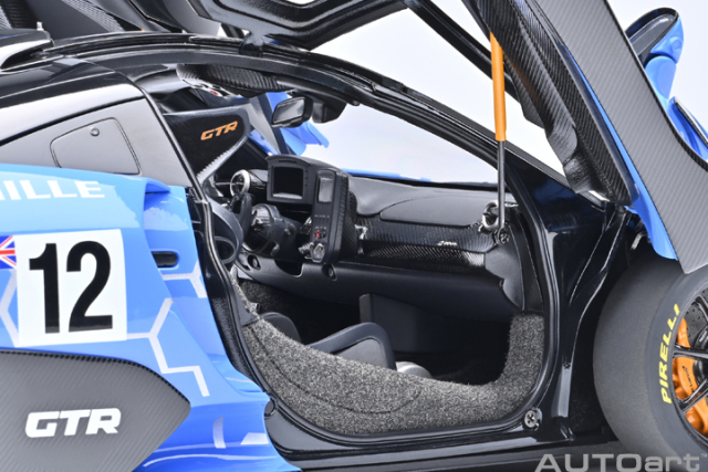 81955 1/18 McLAREN SENNA GTR PRESENTATION CAR #12