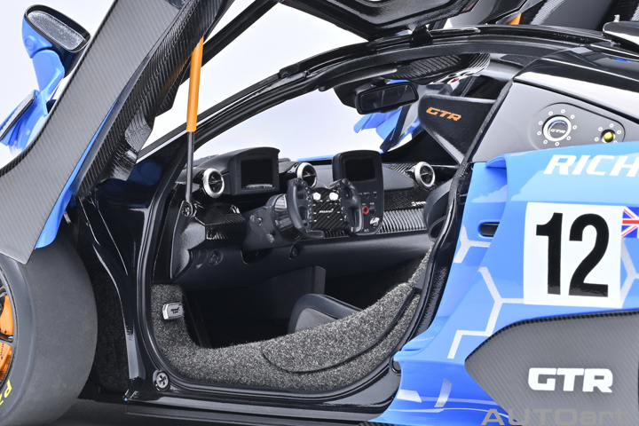 81955 1/18 McLAREN SENNA GTR PRESENTATION CAR #12