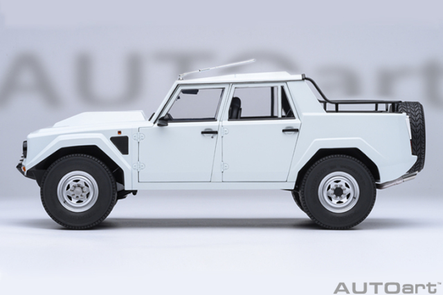 74549 1/18 LAMBORGHINI LM002 (BIANCO POLO PARK/WHITE)