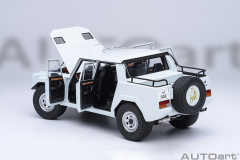74549 1/18 LAMBORGHINI LM002 (BIANCO POLO PARK/WHITE)