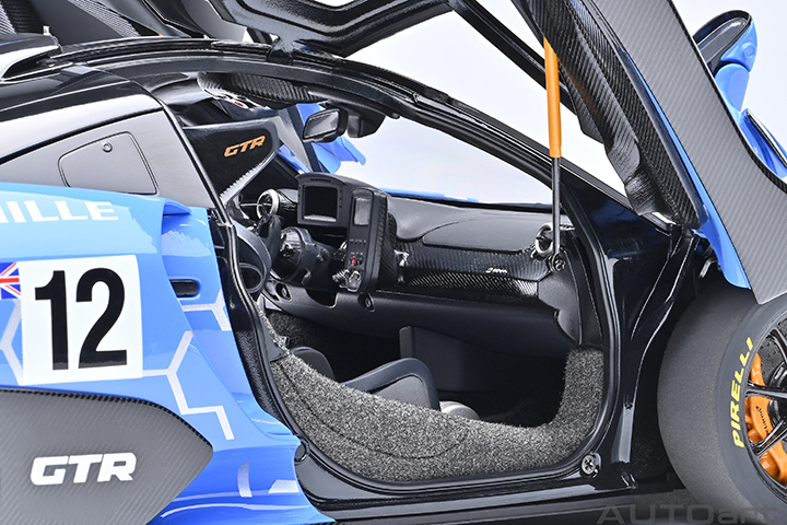 81955 1/18 McLAREN SENNA GTR PRESENTATION CAR #12