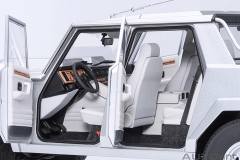74553 1/18 LAMBORGHINI LM002 (ARGENTO/METALLIC SILVER)