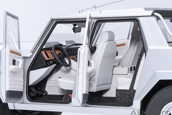 74553 1/18 LAMBORGHINI LM002 (ARGENTO/METALLIC SILVER)