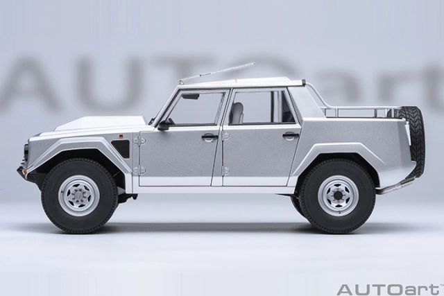 74553 1/18 LAMBORGHINI LM002 (ARGENTO/METALLIC SILVER)