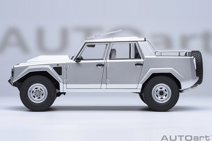 74553 1/18 LAMBORGHINI LM002 (ARGENTO/METALLIC SILVER)