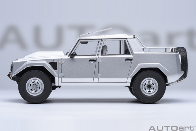 74553 1/18 LAMBORGHINI LM002 (ARGENTO/METALLIC SILVER)