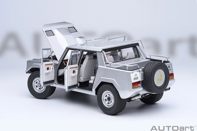74553 1/18 LAMBORGHINI LM002 (ARGENTO/METALLIC SILVER)