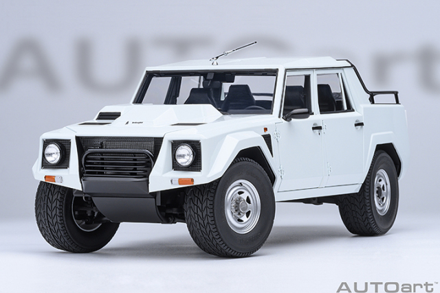 74549 1/18 LAMBORGHINI LM002 (BIANCO POLO PARK/WHITE)
