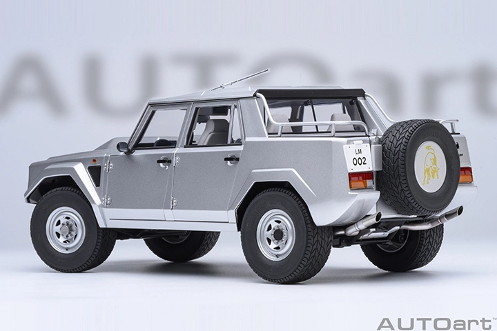 74553 1/18 LAMBORGHINI LM002 (ARGENTO/METALLIC SILVER)
