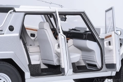 74553 1/18 LAMBORGHINI LM002 (ARGENTO/METALLIC SILVER)
