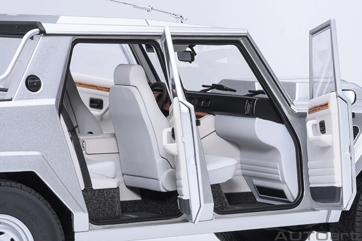 74553 1/18 LAMBORGHINI LM002 (ARGENTO/METALLIC SILVER)