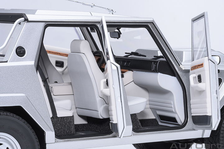 74553 1/18 LAMBORGHINI LM002 (ARGENTO/METALLIC SILVER)