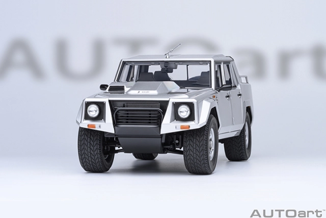 74553 1/18 LAMBORGHINI LM002 (ARGENTO/METALLIC SILVER)