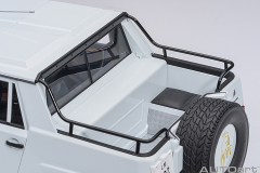74549 1/18 LAMBORGHINI LM002 (BIANCO POLO PARK/WHITE)