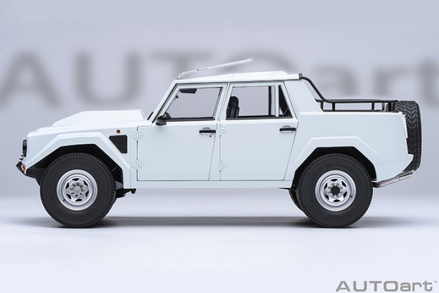 74549 1/18 LAMBORGHINI LM002 (BIANCO POLO PARK/WHITE)