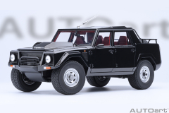 74550 1/18 LAMBORGHINI LM002 (NERO TENEBRE/BLACK)
