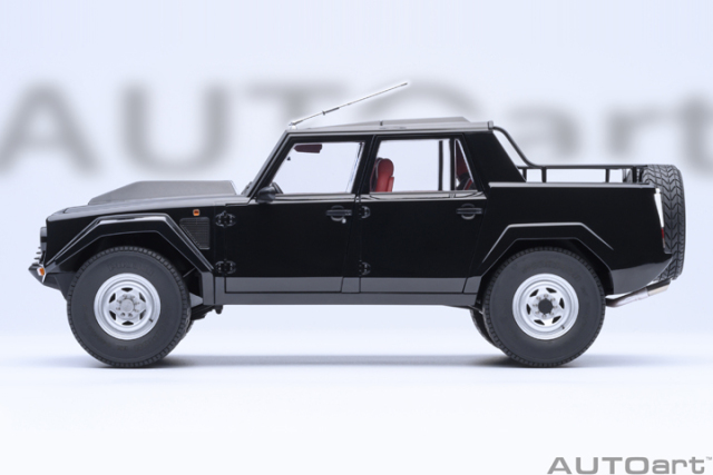 74550 1/18 LAMBORGHINI LM002 (NERO TENEBRE/BLACK)