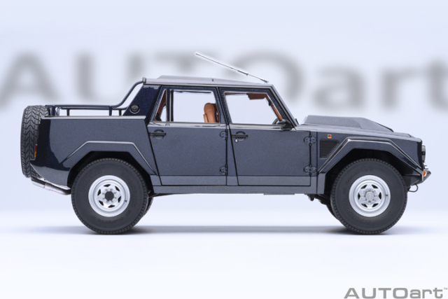 74552 1/18 LAMBORGHINI LM002 (BLU ACAPULCO METALLIC/METALLIC BLUE)