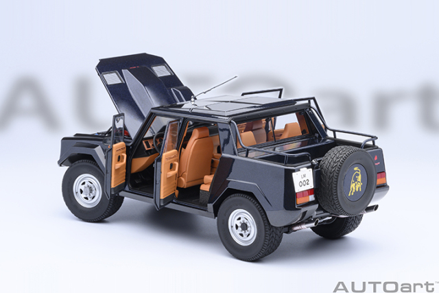 74552 1/18 LAMBORGHINI LM002 (BLU ACAPULCO METALLIC/METALLIC BLUE)