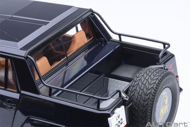 74552 1/18 LAMBORGHINI LM002 (BLU ACAPULCO METALLIC/METALLIC BLUE)