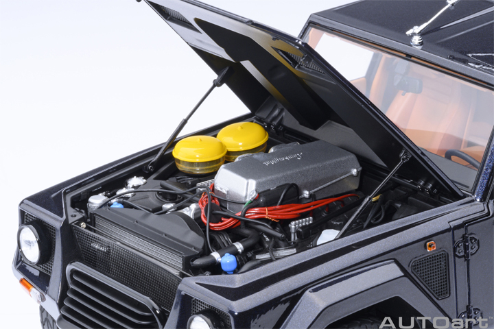 74552 1/18 LAMBORGHINI LM002 (BLU ACAPULCO METALLIC/METALLIC BLUE)