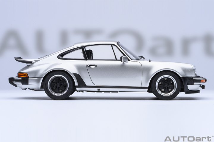 78110 1/18 PORSCHE 911(930) TURBO 3.0 (SILVER)