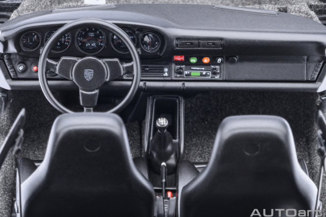 78110 1/18 PORSCHE 911(930) TURBO 3.0 (SILVER)