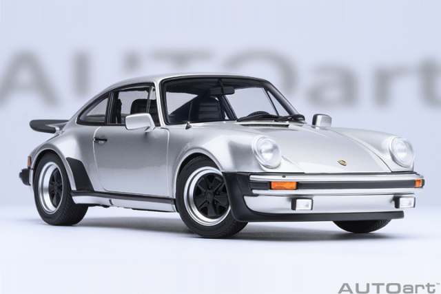 78110 1/18 PORSCHE 911(930) TURBO 3.0 (SILVER)