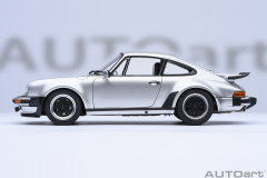 78110 1/18 PORSCHE 911(930) TURBO 3.0 (SILVER)