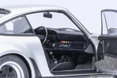 78110 1/18 PORSCHE 911(930) TURBO 3.0 (SILVER)
