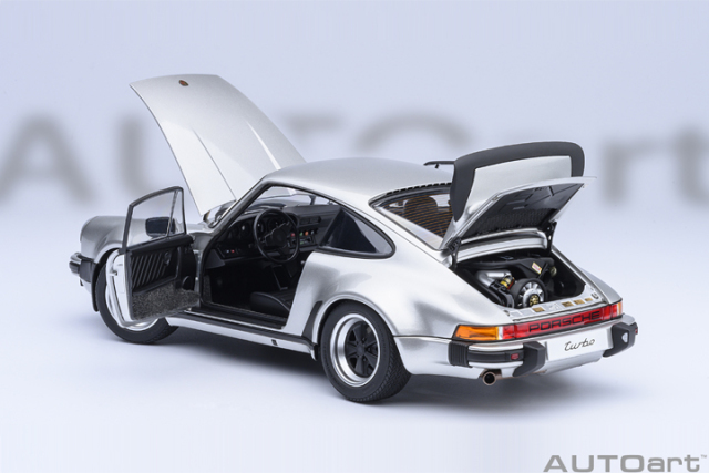 78110 1/18 PORSCHE 911(930) TURBO 3.0 (SILVER)