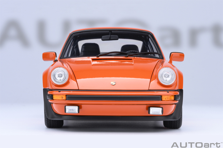 78112 1/18 PORSCHE 911(930) TURBO 3.0 (CONTINENTAL ORANGE)