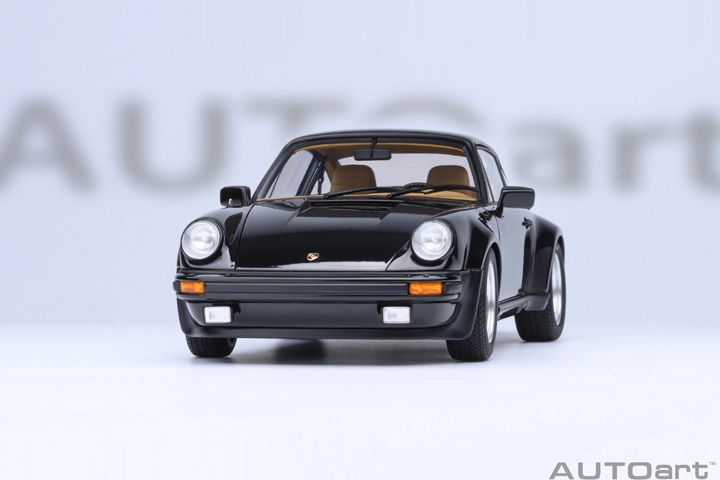 78111 1/18 PORSCHE 911(930) TURBO 3.0 (BLACK)