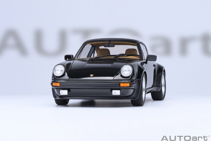 78111 1/18 PORSCHE 911(930) TURBO 3.0 (BLACK)