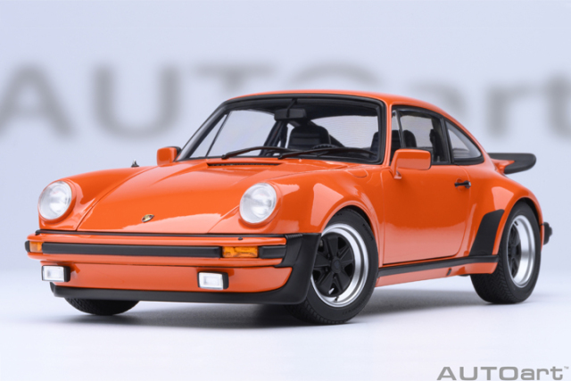78112 1/18 PORSCHE 911(930) TURBO 3.0 (CONTINENTAL ORANGE)