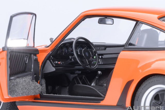 78112 1/18 PORSCHE 911(930) TURBO 3.0 (CONTINENTAL ORANGE)