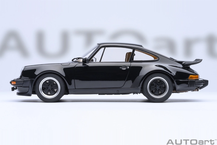 78111 1/18 PORSCHE 911(930) TURBO 3.0 (BLACK)