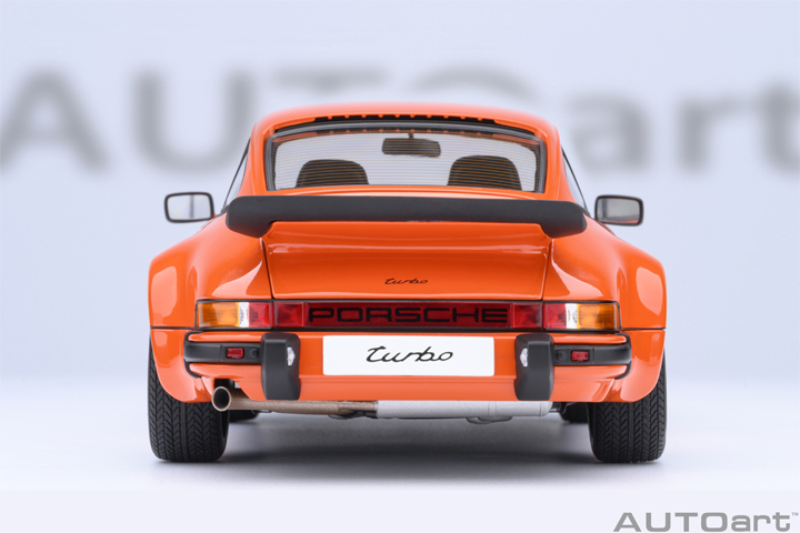78112 1/18 PORSCHE 911(930) TURBO 3.0 (CONTINENTAL ORANGE)
