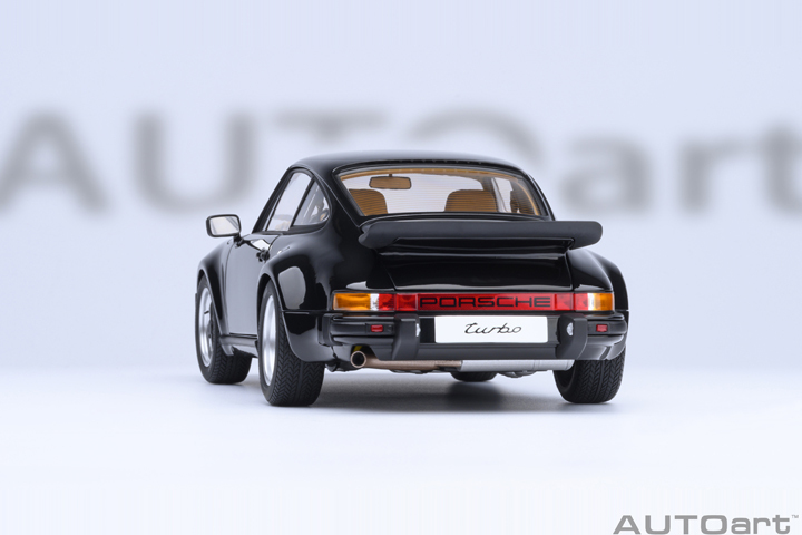 78111 1/18 PORSCHE 911(930) TURBO 3.0 (BLACK)
