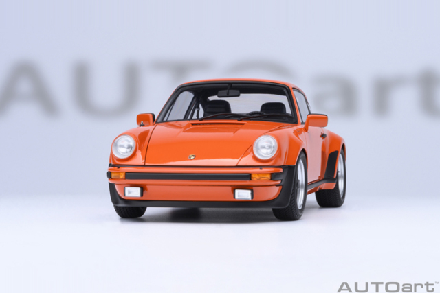78112 1/18 PORSCHE 911(930) TURBO 3.0 (CONTINENTAL ORANGE)