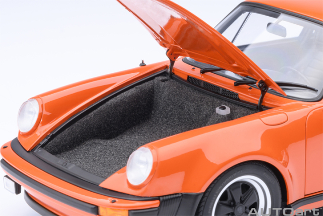 78112 1/18 PORSCHE 911(930) TURBO 3.0 (CONTINENTAL ORANGE)