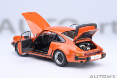 78112 1/18 PORSCHE 911(930) TURBO 3.0 (CONTINENTAL ORANGE)
