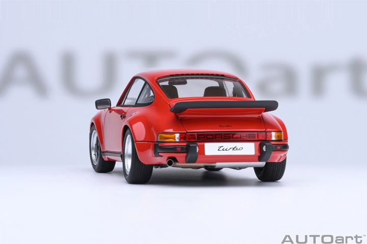 78114 1/18 PORSCHE 911(930) TURBO 3.0 (GUARDS RED)