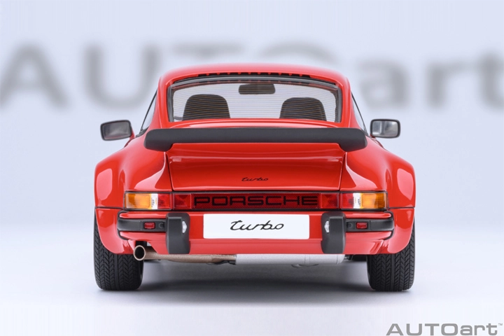 78114 1/18 PORSCHE 911(930) TURBO 3.0 (GUARDS RED)