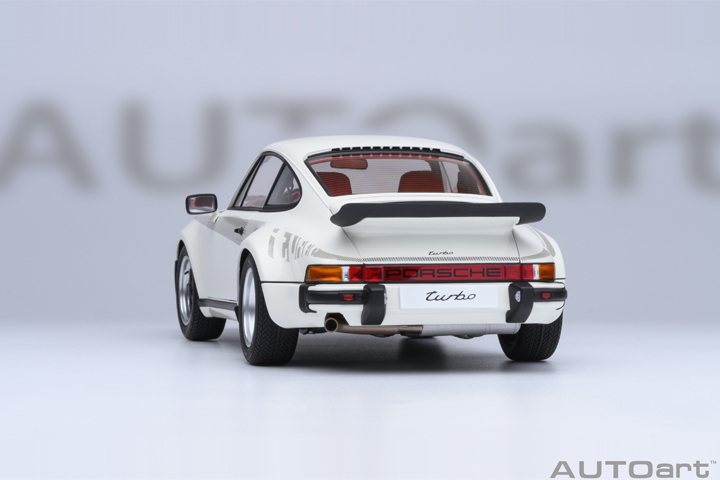 78113 1/18 PORSCHE 911(930) TURBO 3.0 (GRAND PRIX WHITE W/ TURBO STRIPES)