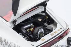 78113 1/18 PORSCHE 911(930) TURBO 3.0 (GRAND PRIX WHITE W/ TURBO STRIPES)